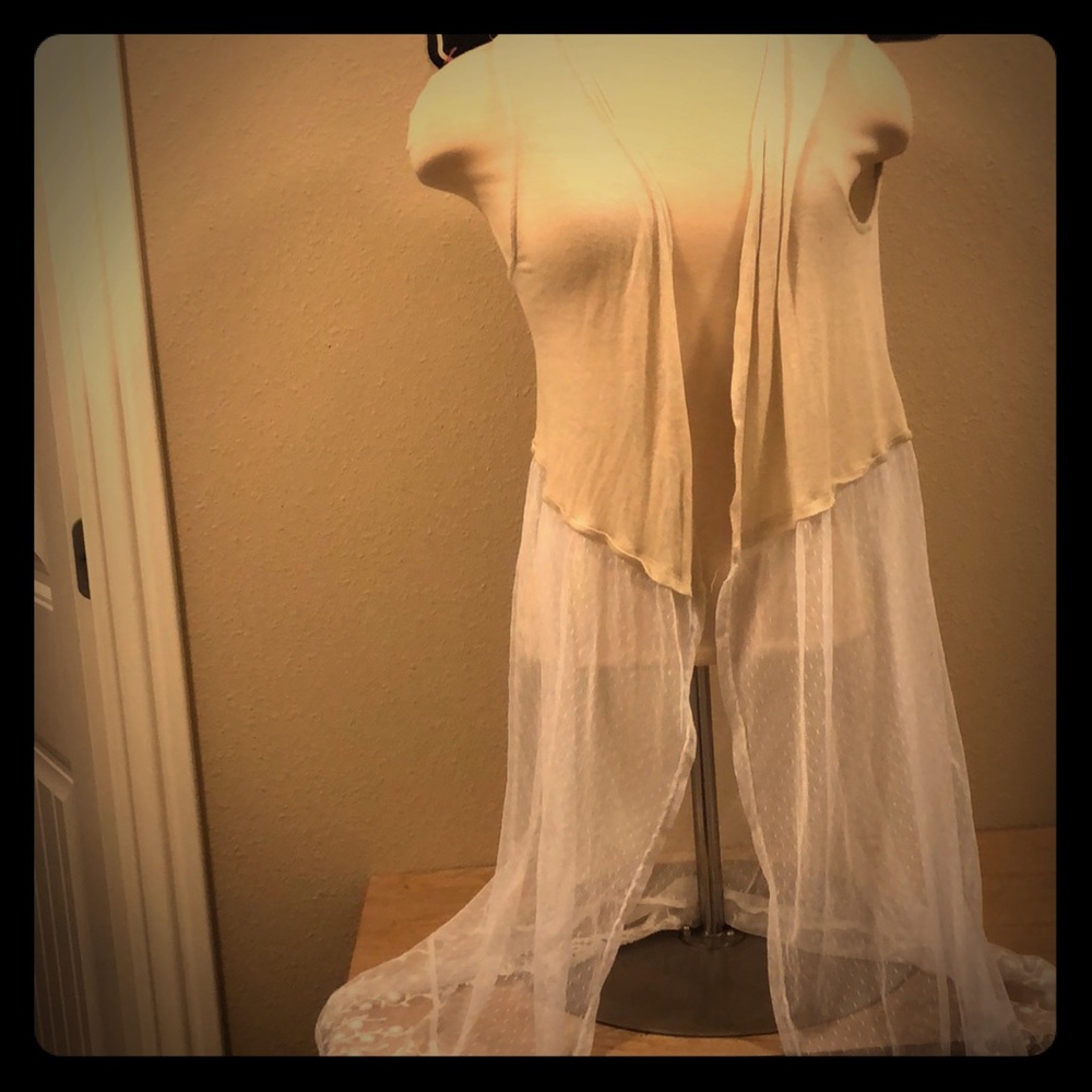 Boutique Cream and white vest